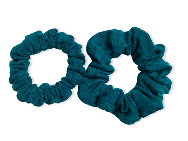 emerald green ribbed scrunchie